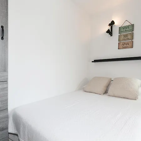 Uhc Novelty Apartments Salou Zimmer foto
