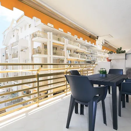 Uhc Novelty Apartments Salou Zimmer foto