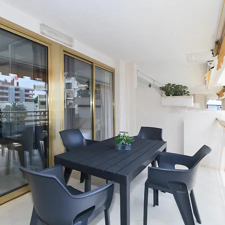 Uhc Novelty Apartments Salou Zimmer foto