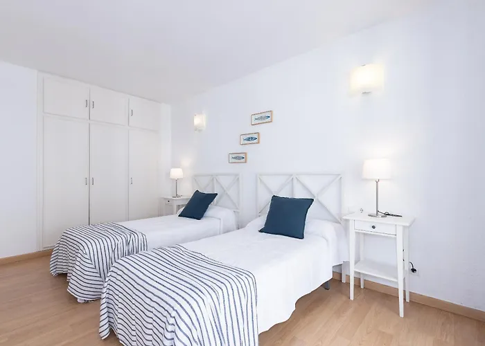 Uhc Novelty Apartments