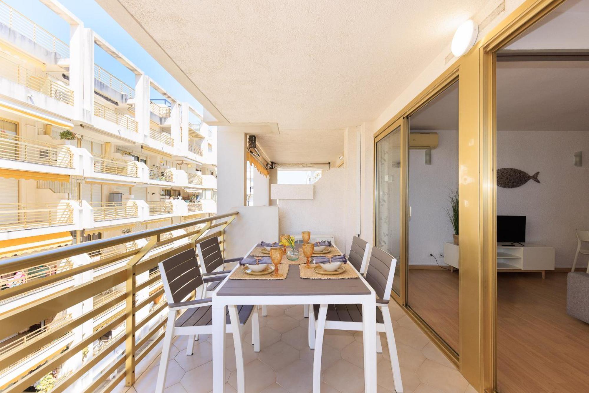 Uhc Novelty Apartment Salou